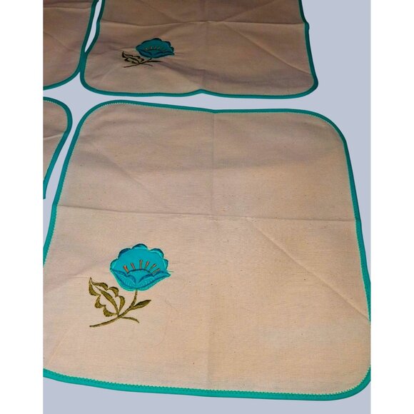 Set Of 4 Embroidered Floral Cloth Napkins With Teal Trim - Picture 2 of 8
